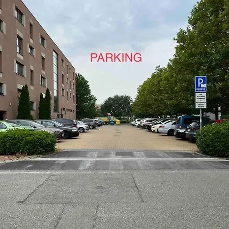 Moderny Apartman S Terasou * Братислава