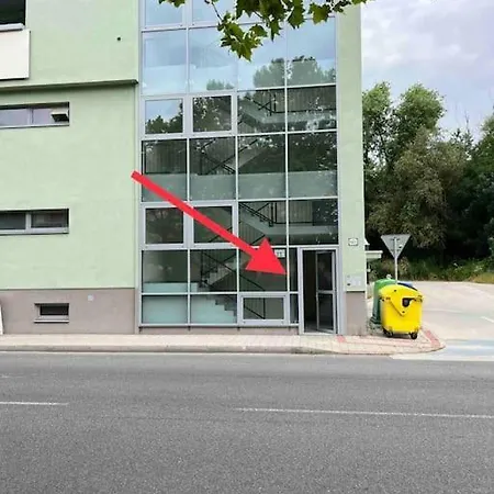Daire Moderny Apartman S Terasou Bratislava