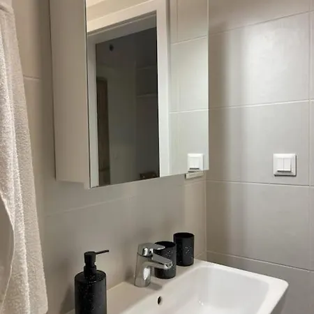 Moderny Apartman S Terasou Daire Bratislava