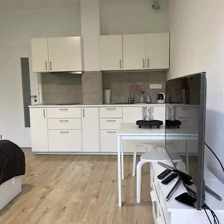 Moderny Apartman S Terasou